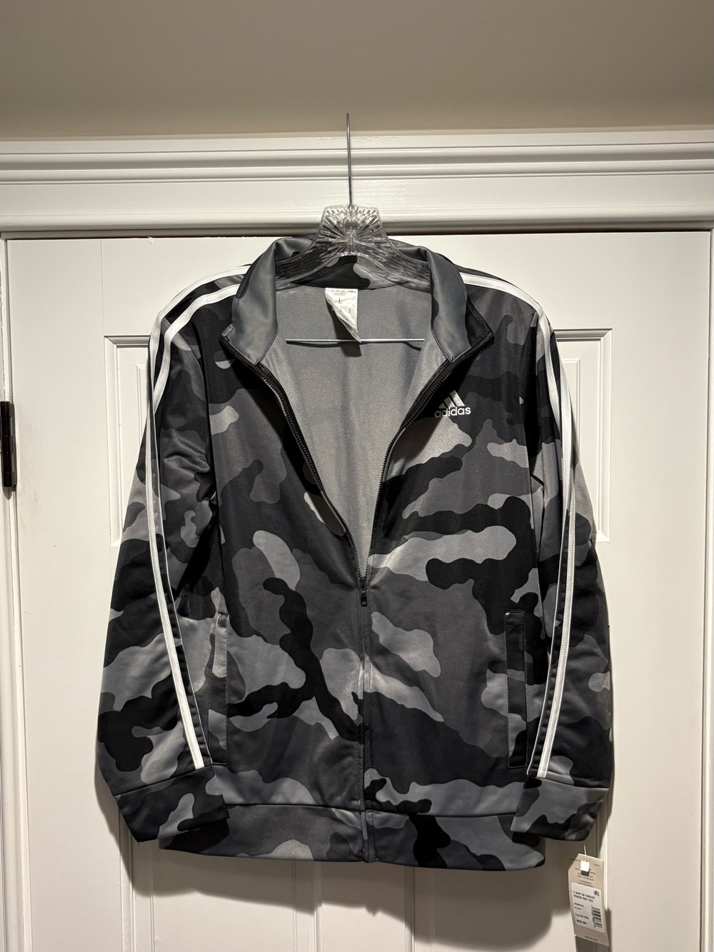 NWT ADIDAS Youth Large (14/16) Black & Gray Camo Lightweight Track Jacket - Picture 2 of 7